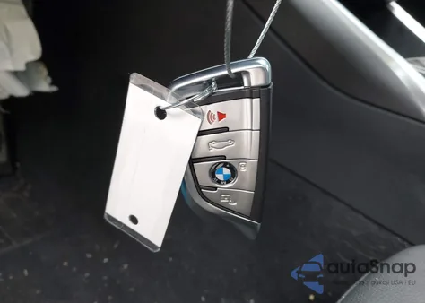 2021 BMW 3 Series M340I z USA, uszkodzony, nr VIN 3MW5U7J04M8B92193